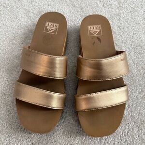 REEF Women's Hali Hi 2 Bar Gold Sandals